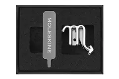Een Moleskine Pin Scorpio Silver koop je bij Moleskine.nl