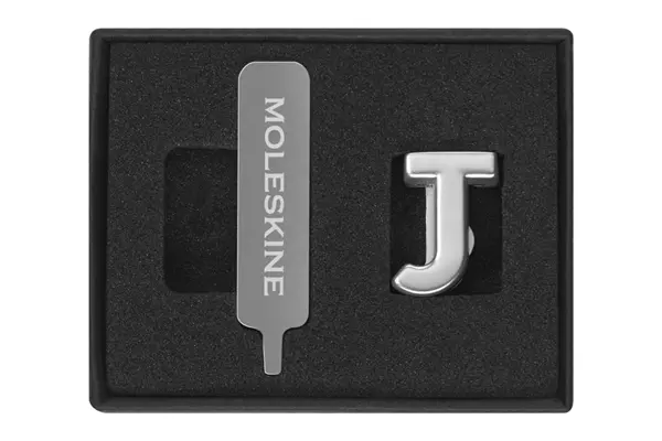 Een Moleskine Pin J Silver koop je bij Moleskine.nl