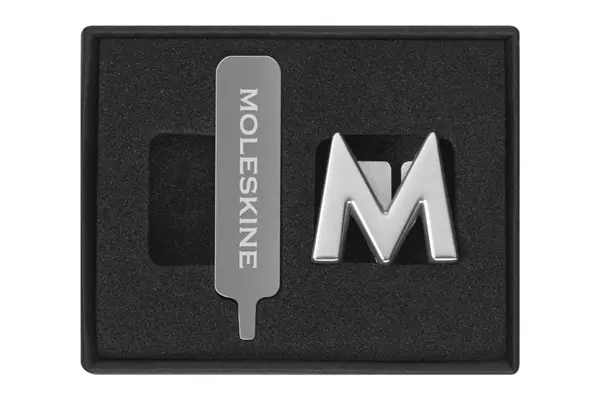 Een Moleskine Pin M Silver koop je bij Moleskine.nl