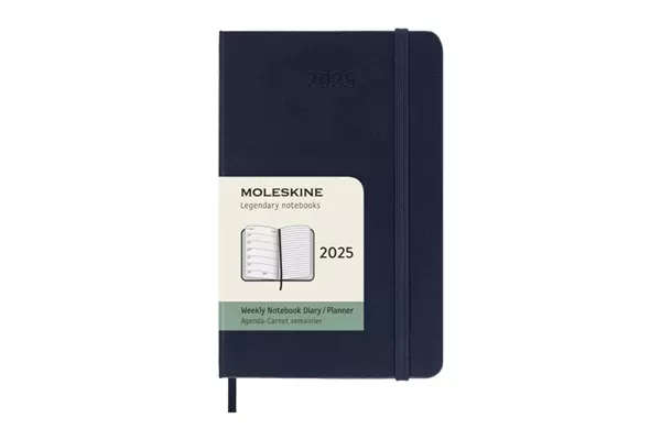 Een Moleskine 2025 12M Weekly Hardcover Pocket Sapphire Blue koop je bij Moleskine.nl