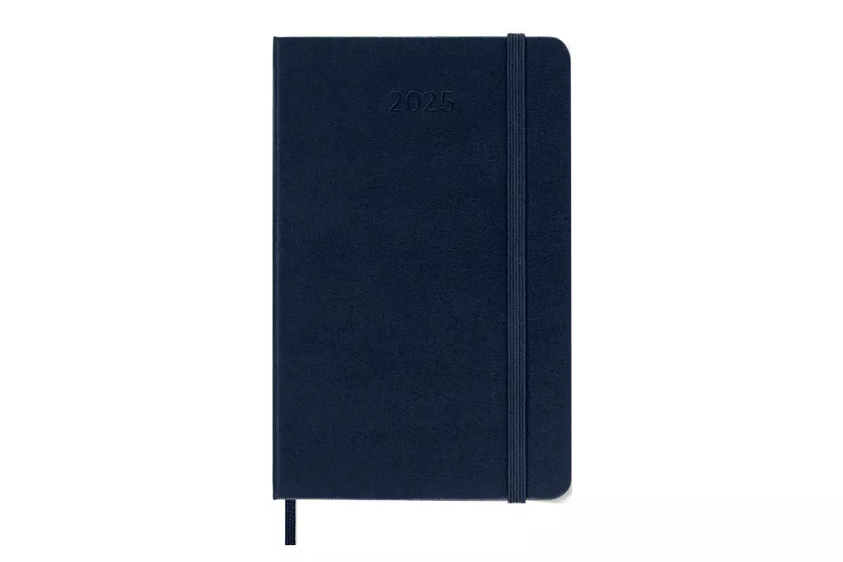 Een Moleskine 2025 12M Daily Hardcover Pocket Sapphire Blue koop je bij Moleskine.nl