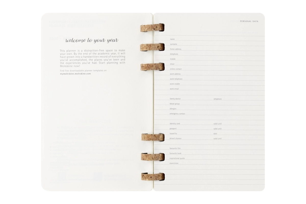 Een Moleskine 2025-2026 Academic Spiral Planner Weekly/Monthly Black - Large, Softcover koop je bij Moleskine.nl