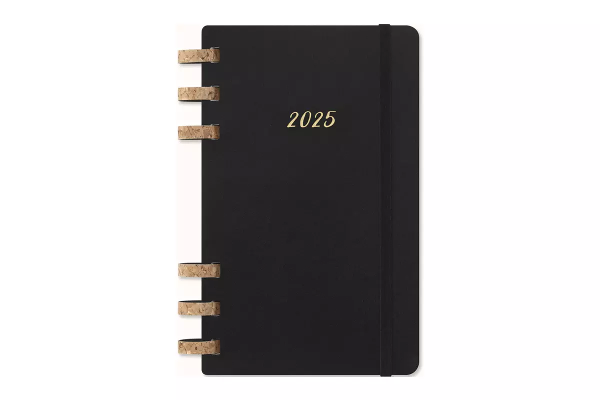 Een Moleskine 2025 12M Weekly/Monthly Life Spiral Planner Softcover Large Black koop je bij Moleskine.nl