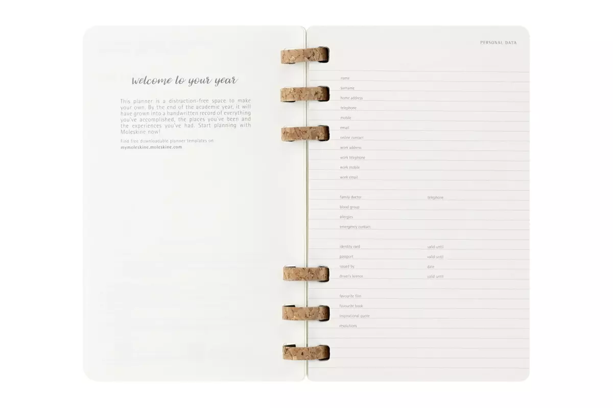 Een Moleskine 2025 12M Weekly/Monthly Life Spiral Planner Softcover Large Black koop je bij Moleskine.nl