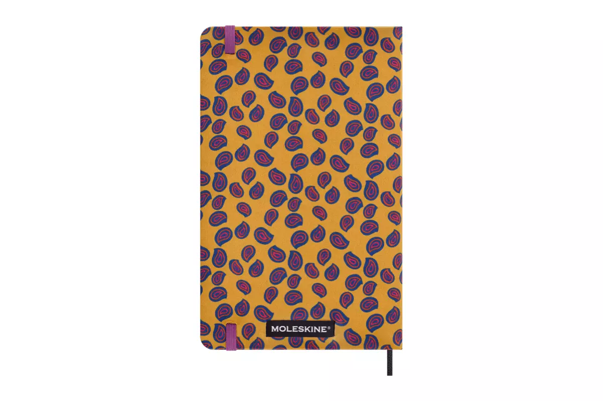 Een Moleskine Silk Ruled Hardcover Notebook Large Yellow + Gift Box koop je bij Moleskine.nl