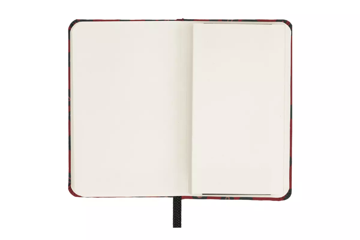 Een Moleskine Silk Plain Hardcover Notebook XS Bordeaux + Gift Box koop je bij Moleskine.nl