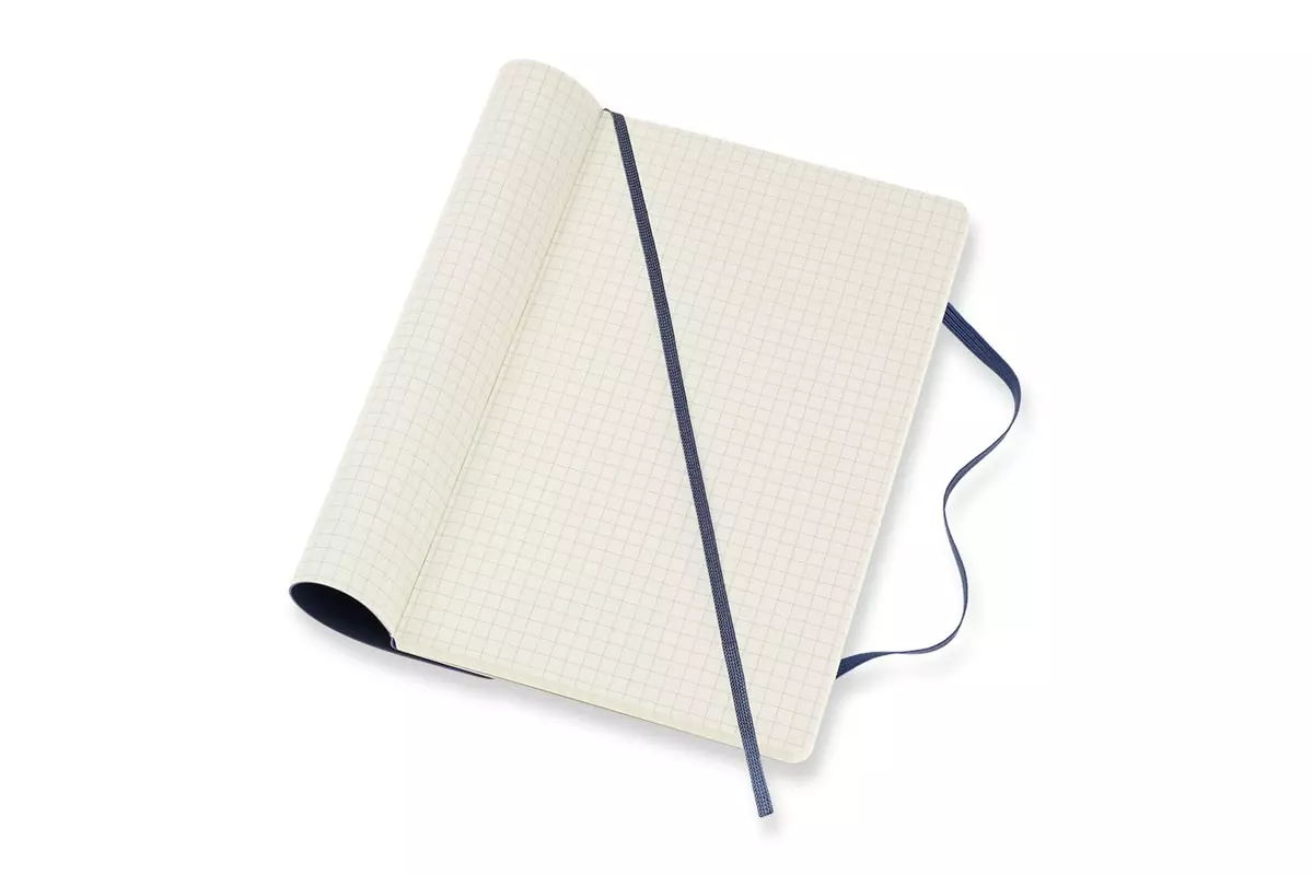 Een Moleskine Squared Soft Cover Notebook Pocket Sapphire Blue koop je bij Moleskine.nl