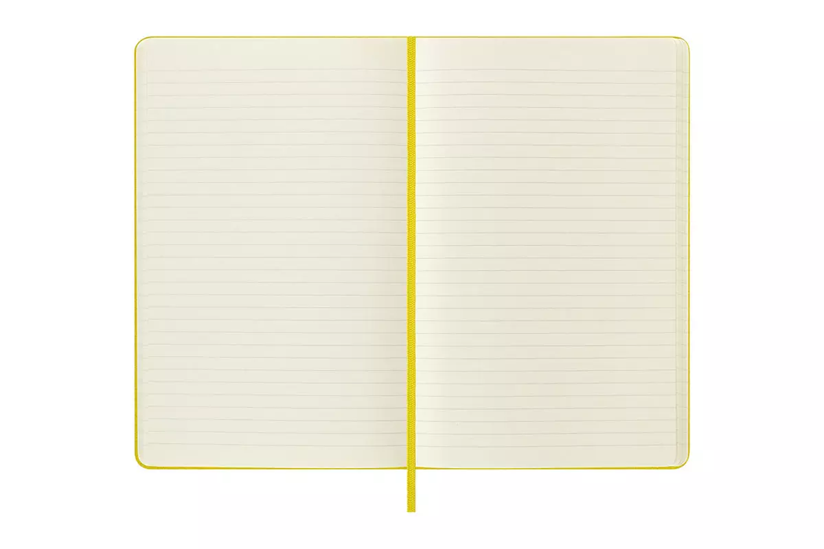 Een Moleskine Silk Ruled Hardcover Notebook Large Hay Yellow koop je bij Moleskine.nl