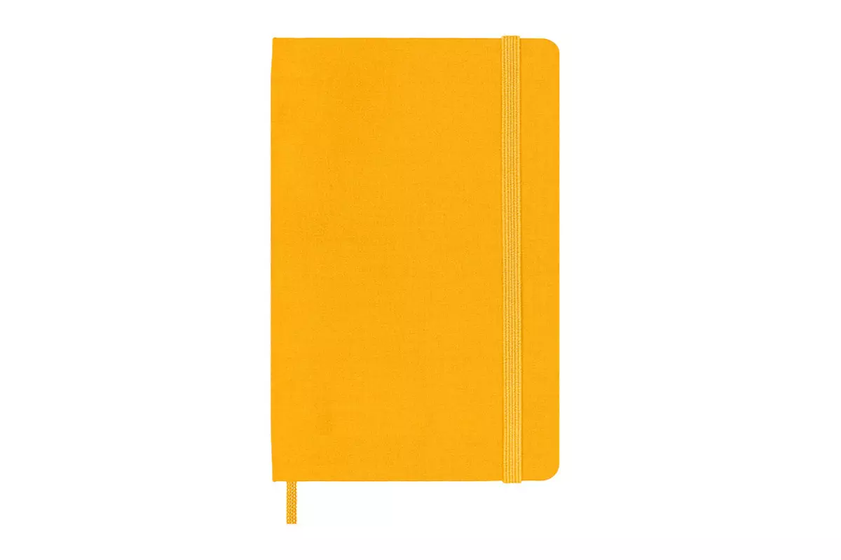 Een Moleskine Silk Ruled Hardcover Notebook Large Orange Yellow koop je bij Moleskine.nl